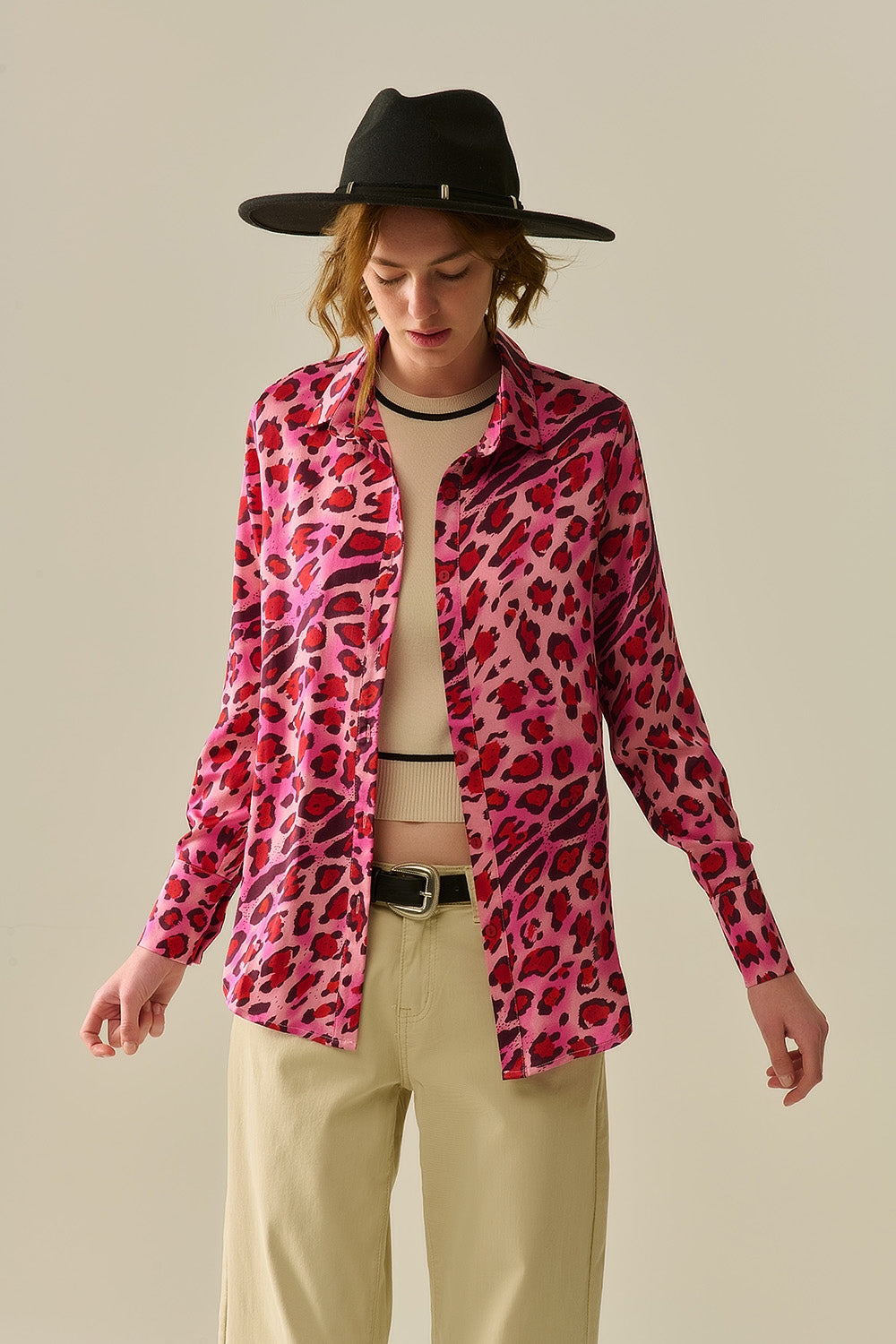 Q2 Camisa Abotonada en Estampado de Leopardo Fucsia