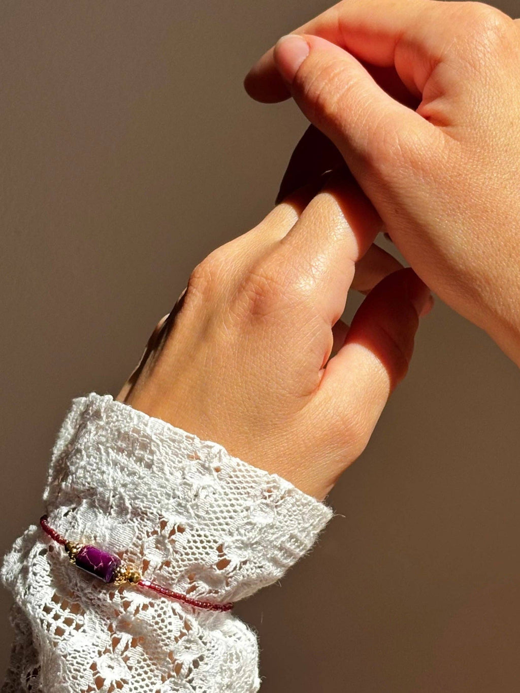 Pulsera Nova de jaspe y cuentas cranberry