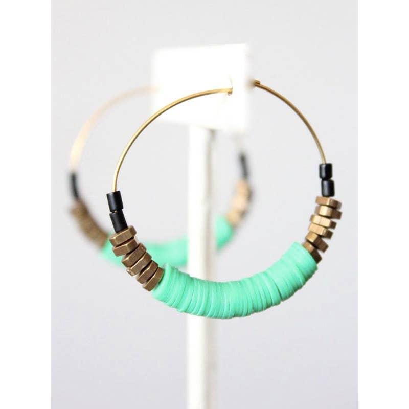 MDSE07 Pendientes de aros en color verde, negro y latón