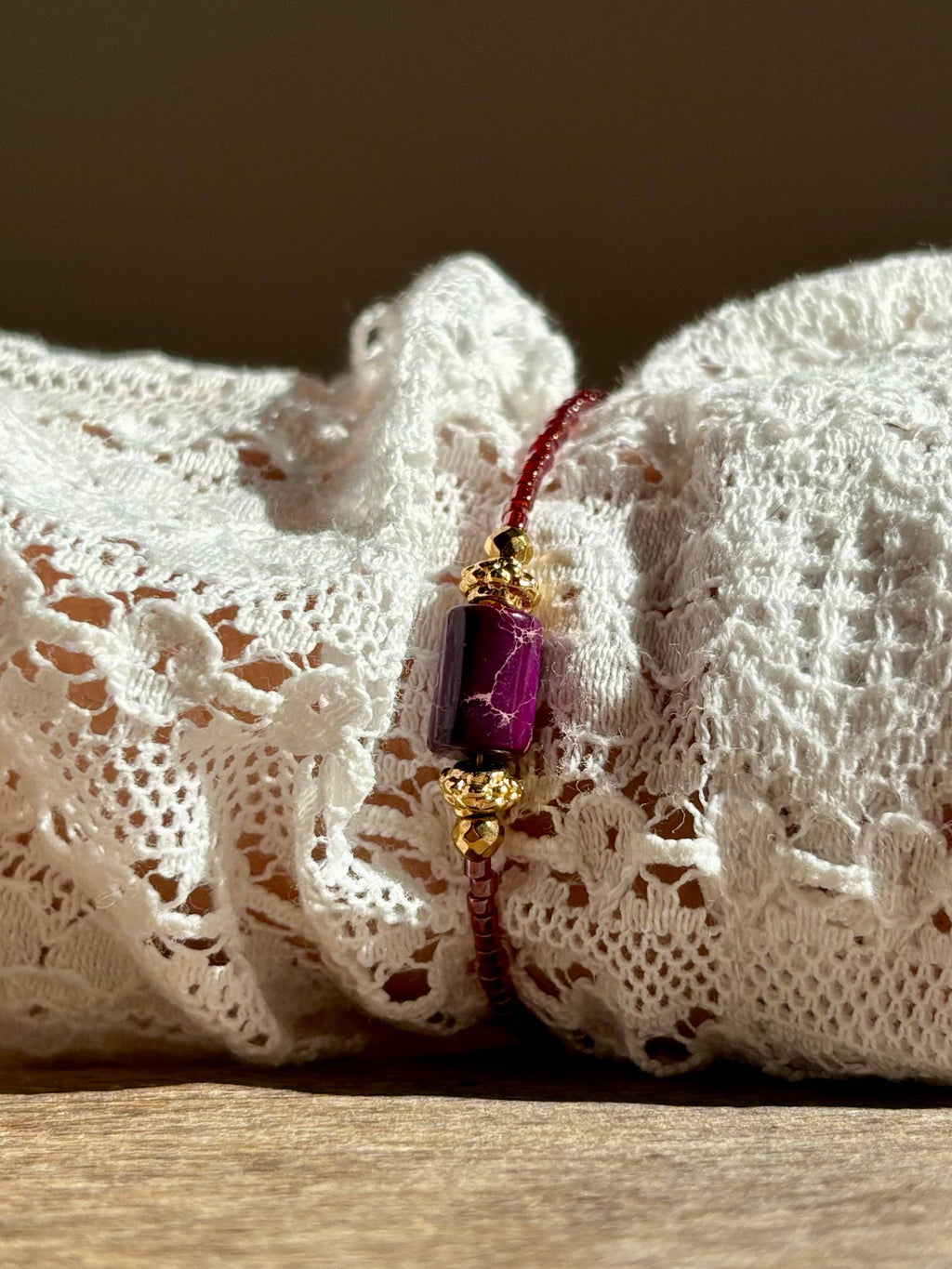 Pulsera Nova de jaspe y cuentas cranberry