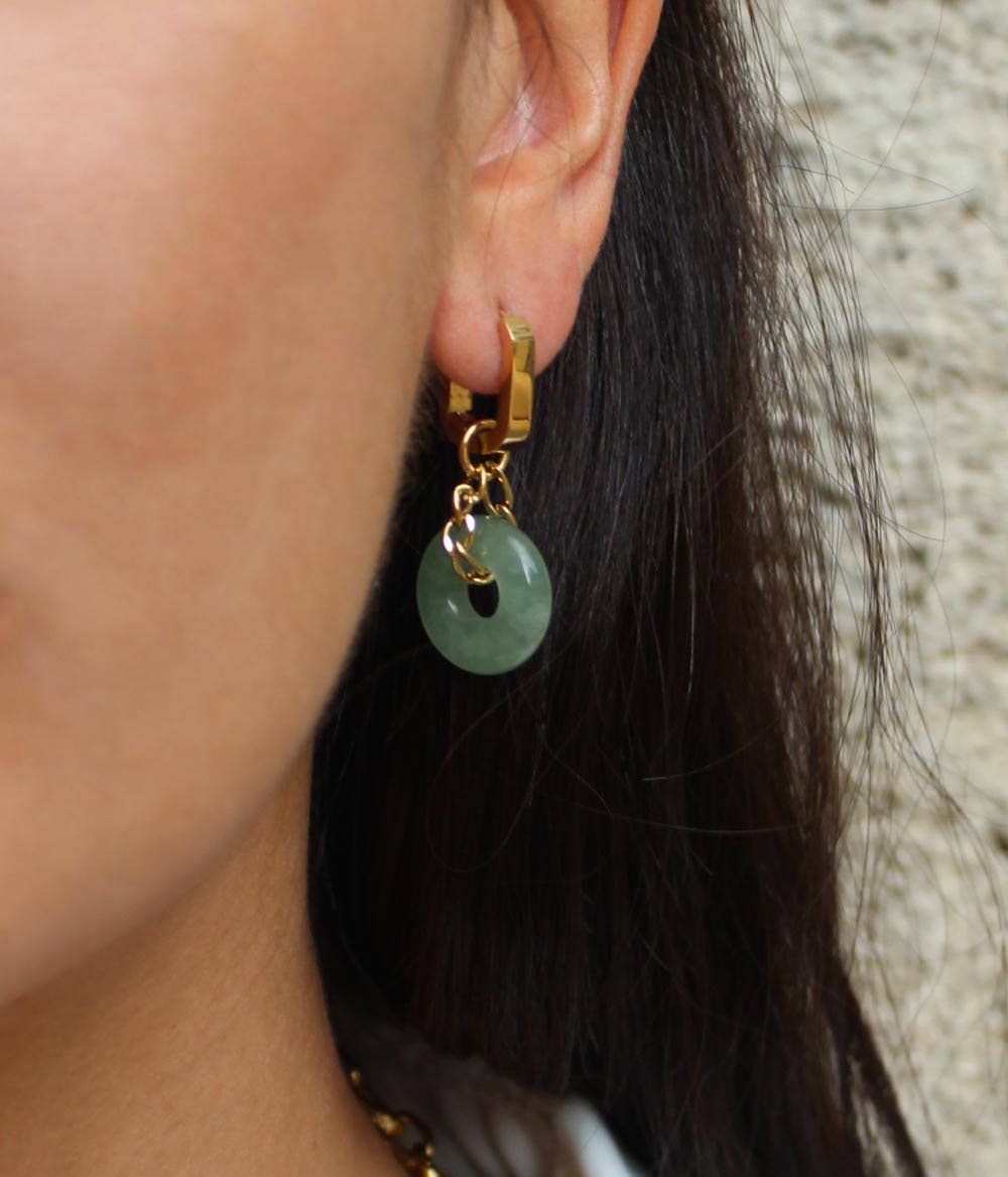 Pendientes Paloma dorados con anillo de jade