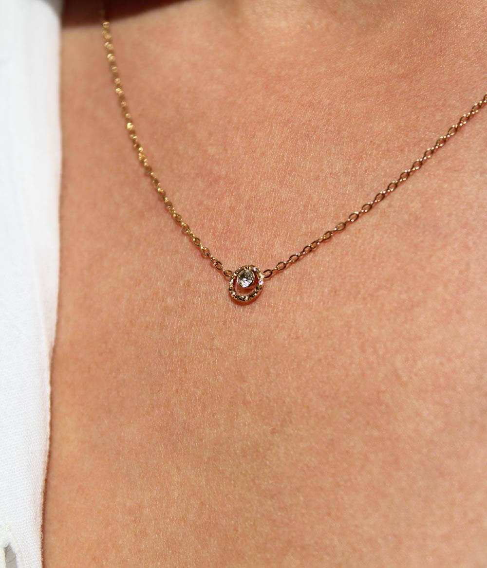 Collar Emma dorado con colgante brillante