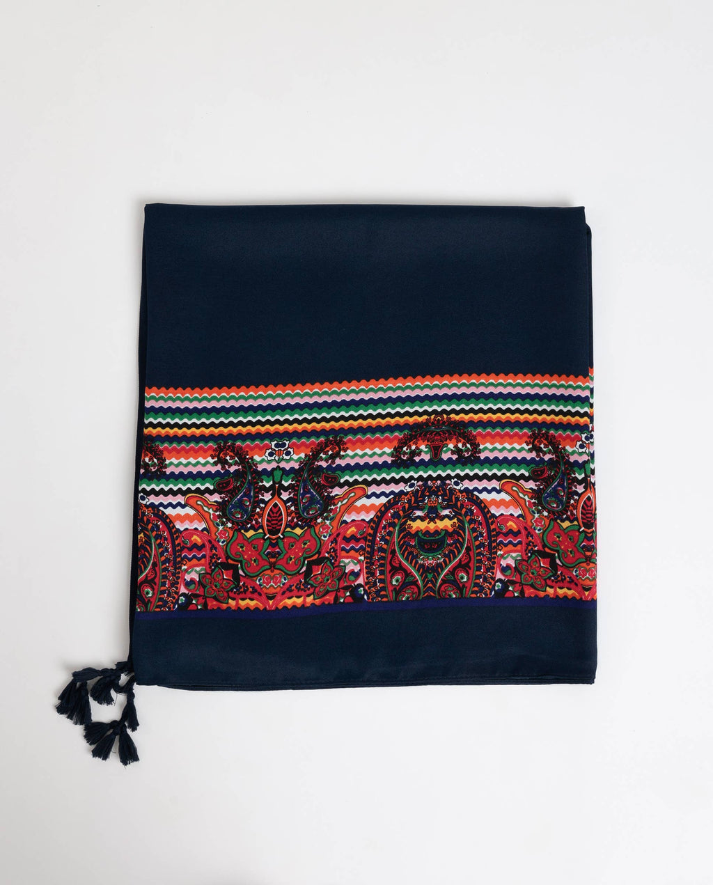 Pareo de playa azul marino con estampado paisley multicolor para mujer.