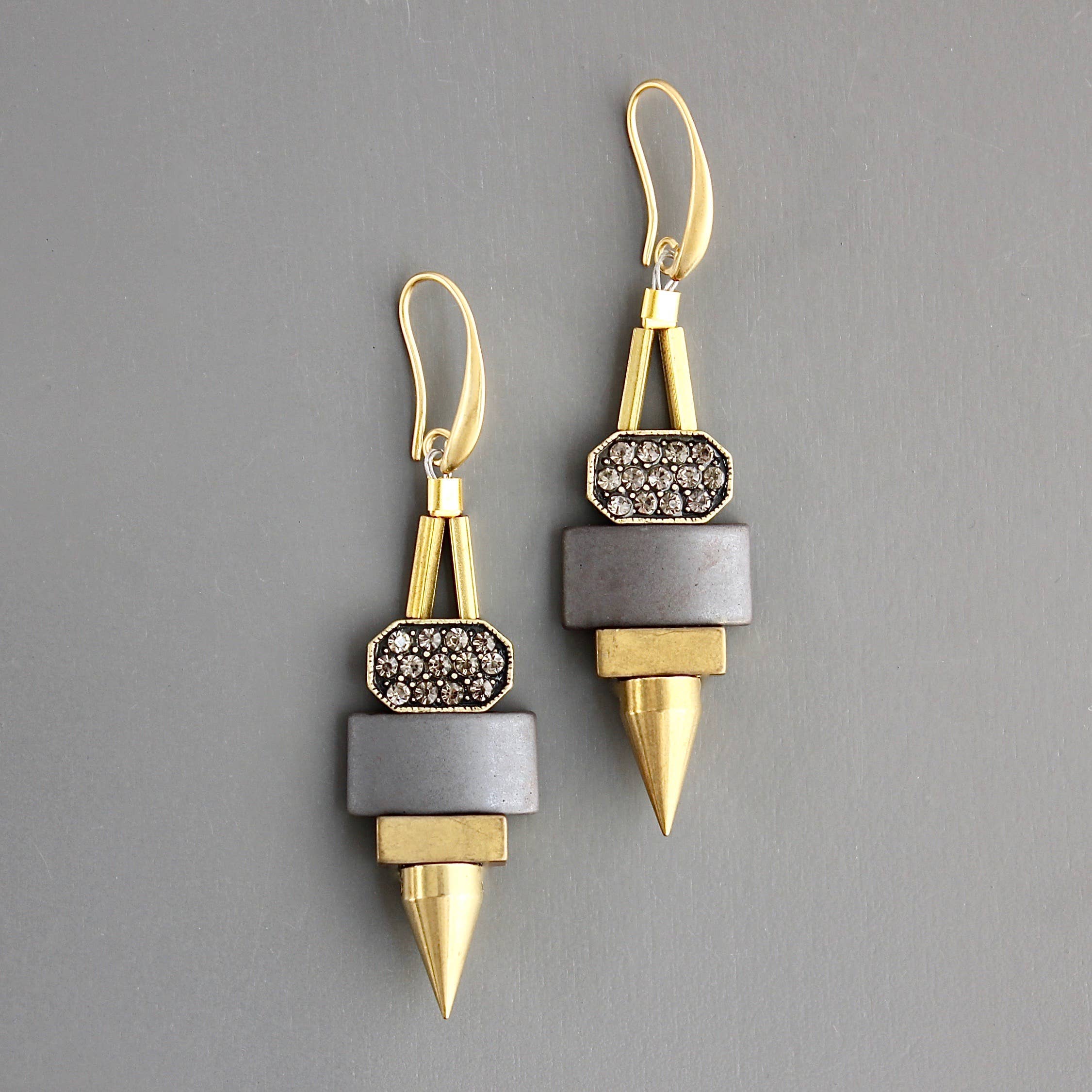 Pendientes de hematita y latón ArtDeco Chapado en oro de 18k