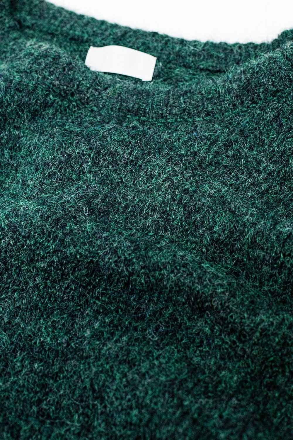 Acogedor jersey con mangas globo en verde esmeralda