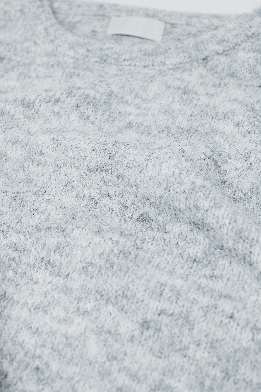 Acogedor jersey de manga globo en gris claro