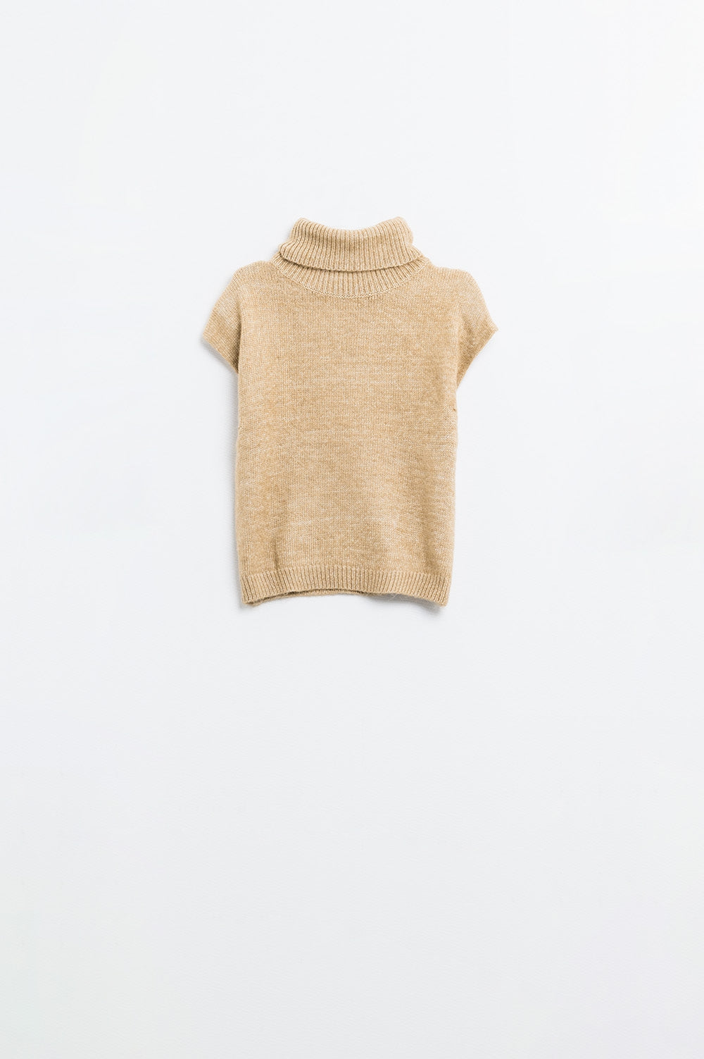 Acogedor jersey sin mangas de cuello alto en camel