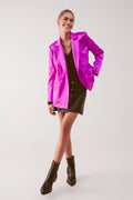 Americana de traje fucsia con doble botonadura de satén