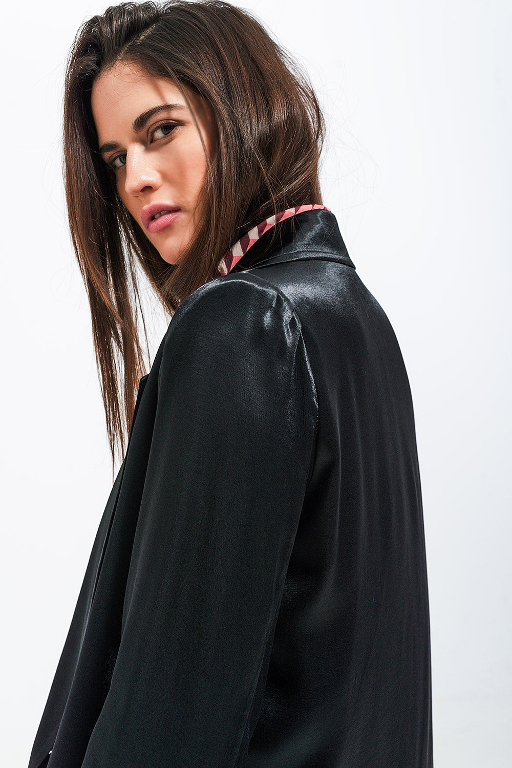 Americana en negro de raso