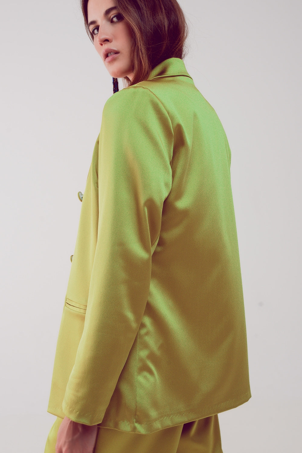 Blazer lima con doble botonadura de sastre de satén