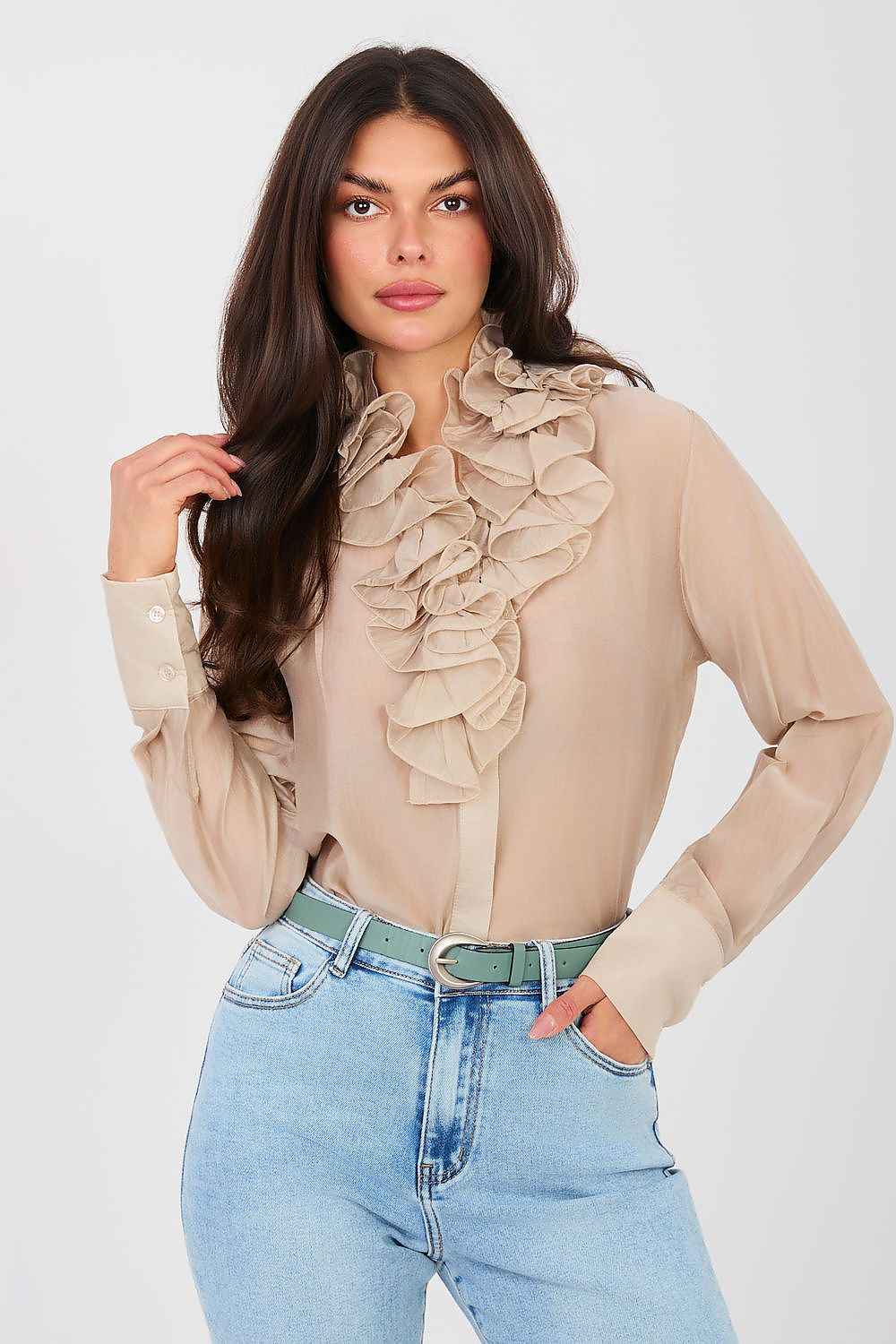 Blusa Romántica Beige Arena con Chorrera | Camisa Semitransparente de Tencel Premium