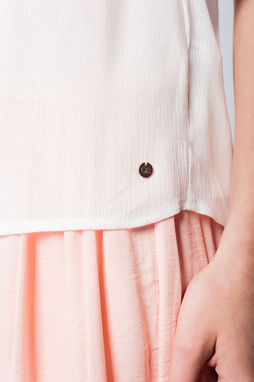 Blusa blanca con volante