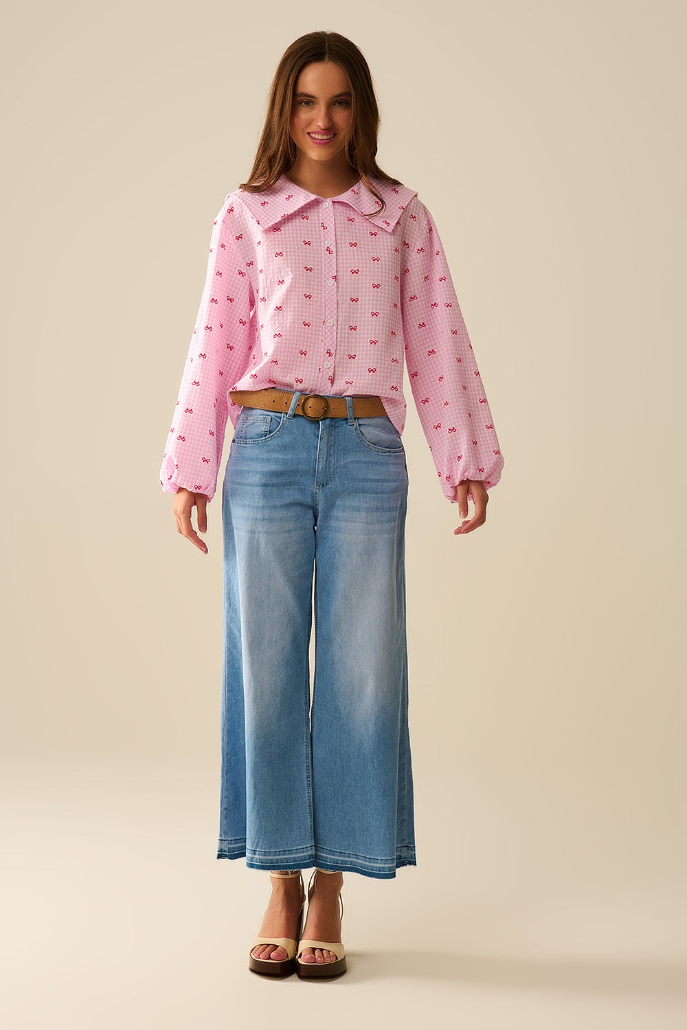 Blusa de Cuello Peter Pan de Gingham en Rosa con Estampado de Lazo