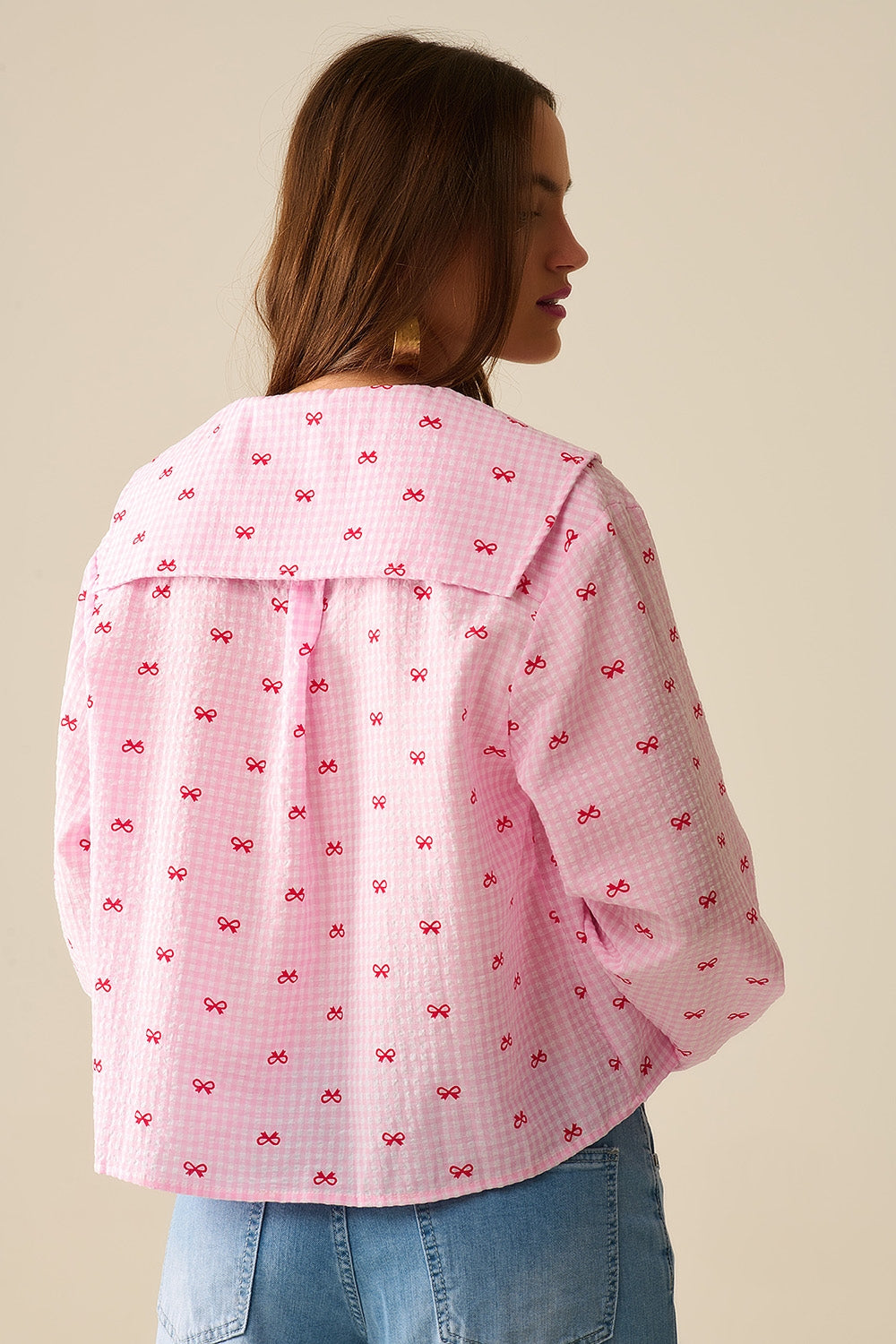 Blusa de Cuello Peter Pan de Gingham en Rosa con Estampado de Lazo