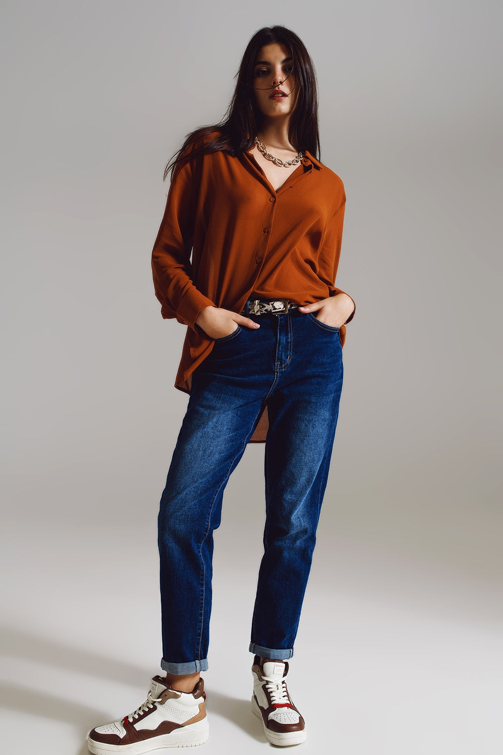 Blusa de gasa en color camel