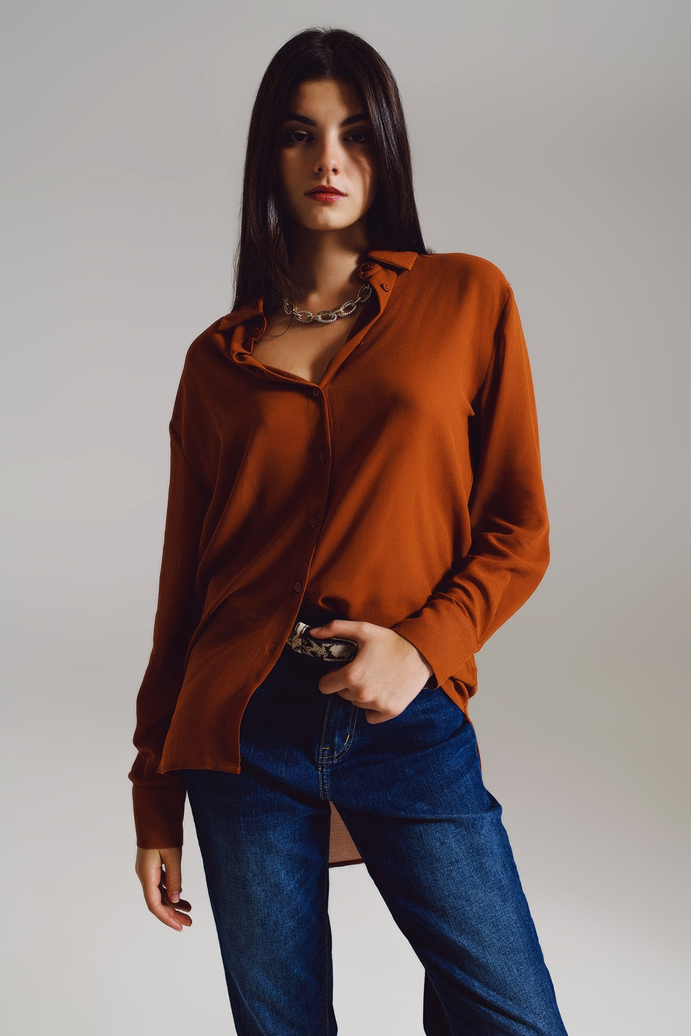 Blusa de gasa en color camel