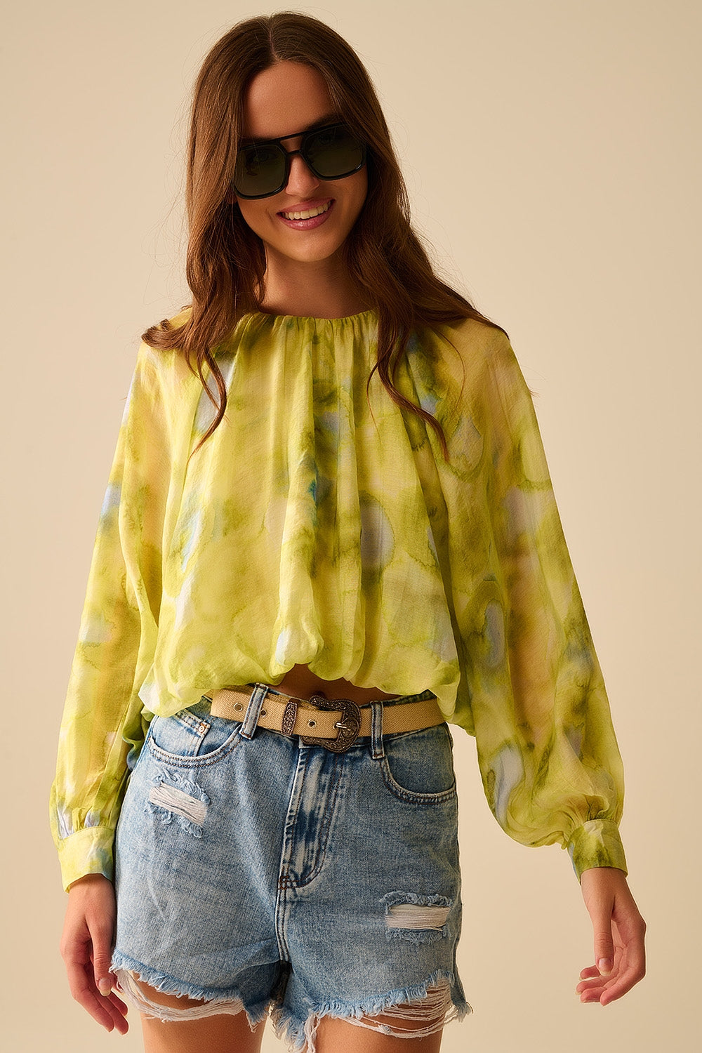 Q2 blusa de gasa estampada verde con mangas abullonadas