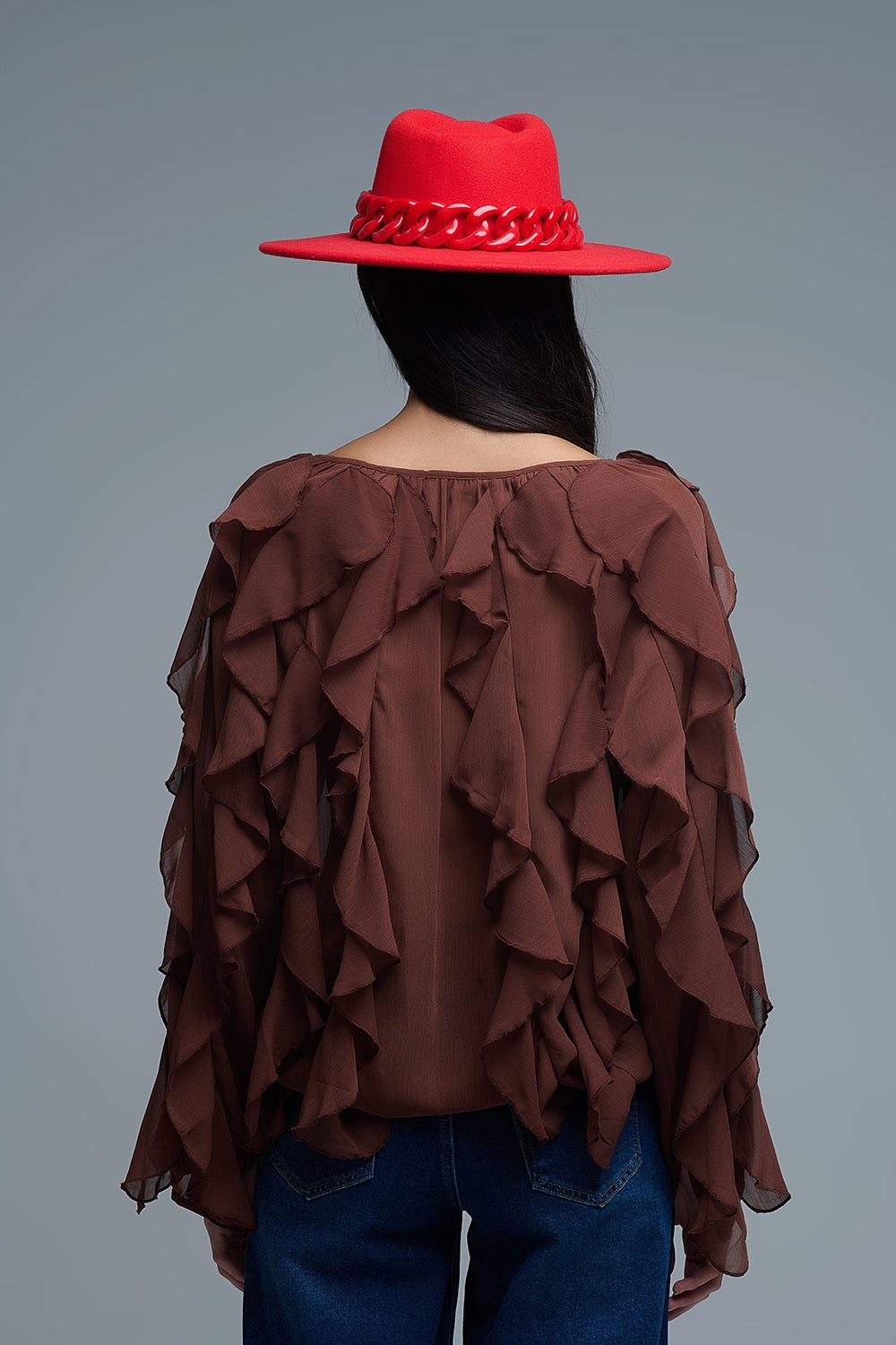 Blusa de gasa marrón con cuello en V y volante integral