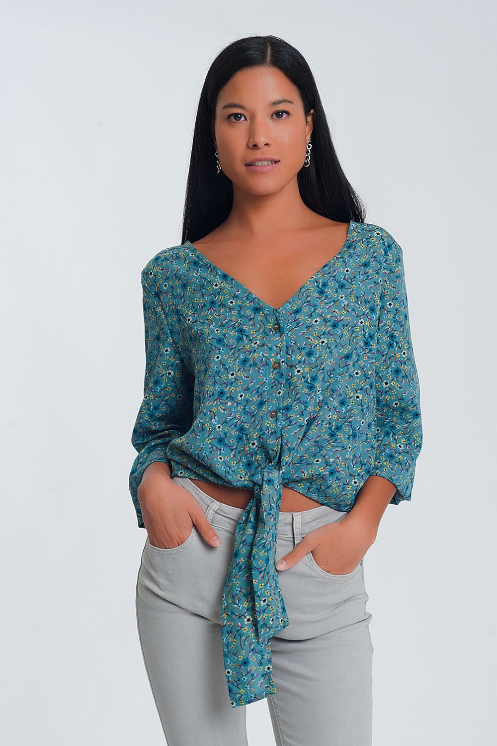 Q2 Blusa de manga larga con cuello de pico detalle de botón y estampado floral  verde