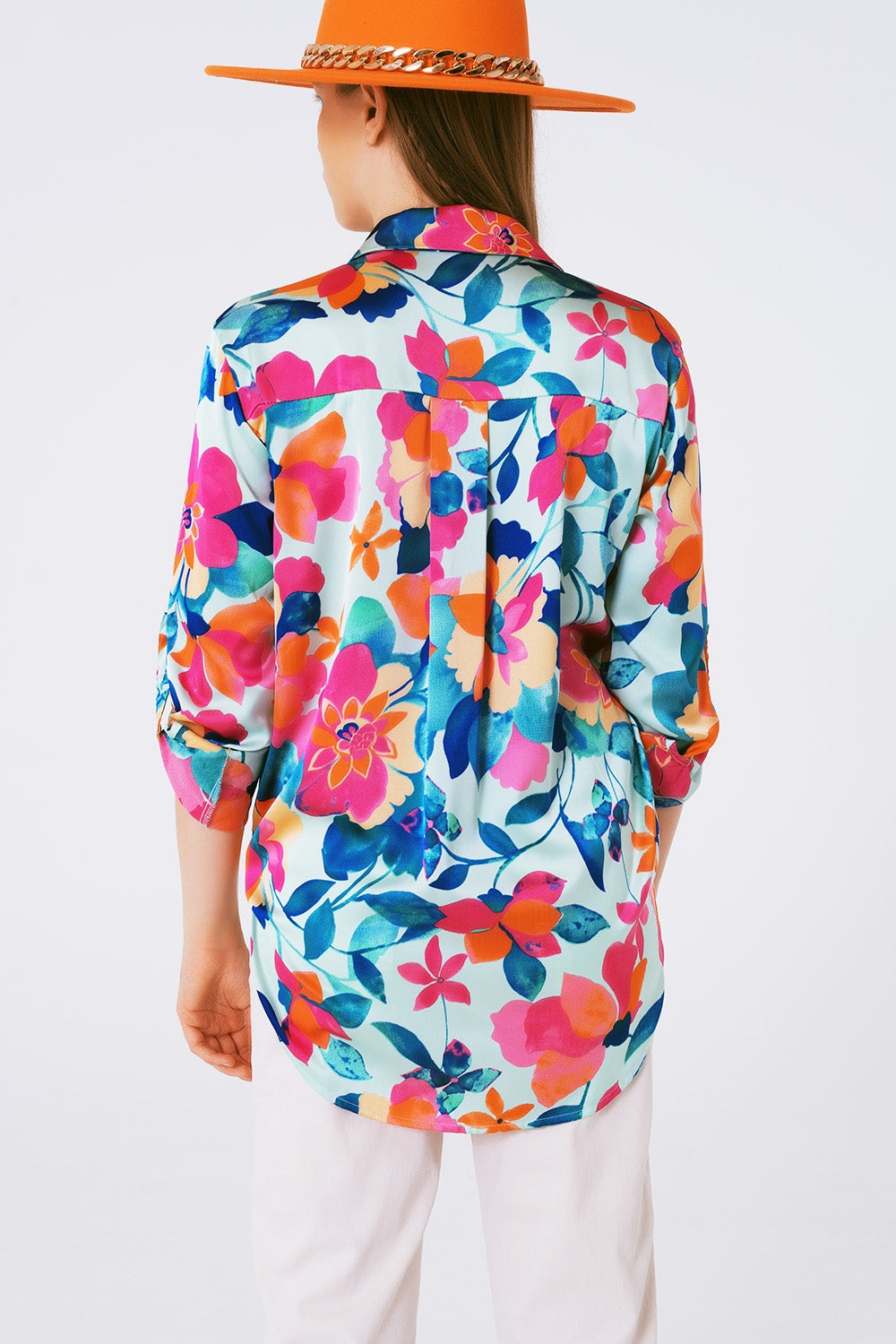 blusa de raso suave con estampado a flores
