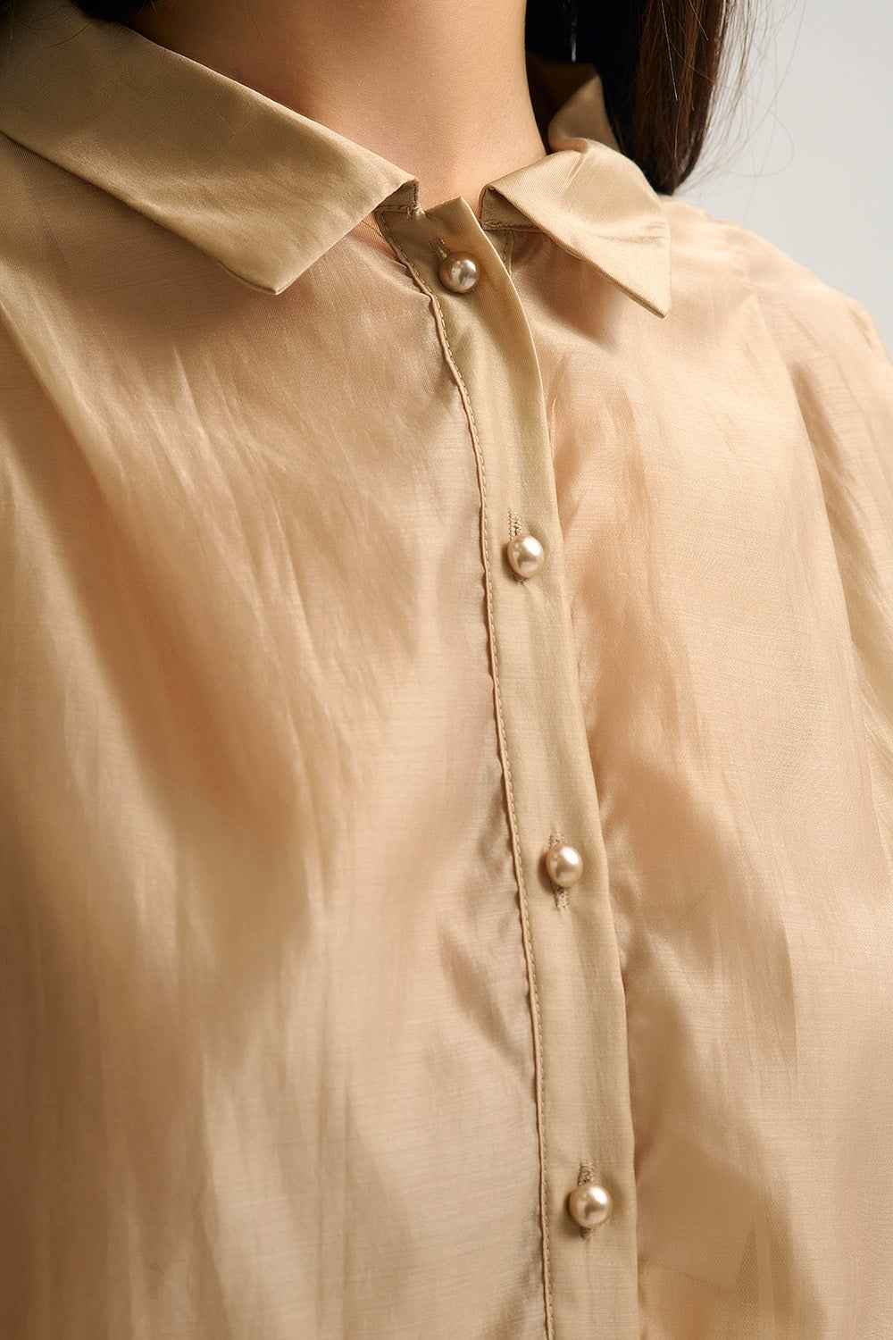 Blusa de seda Tencel con mangas globo y botones de n‡car