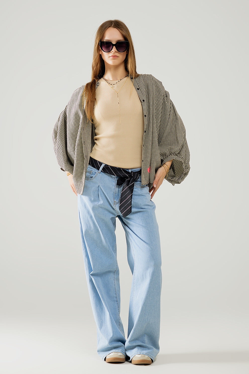 Blusa oversize de cuadros vichy negros y crema con detalle de corazón