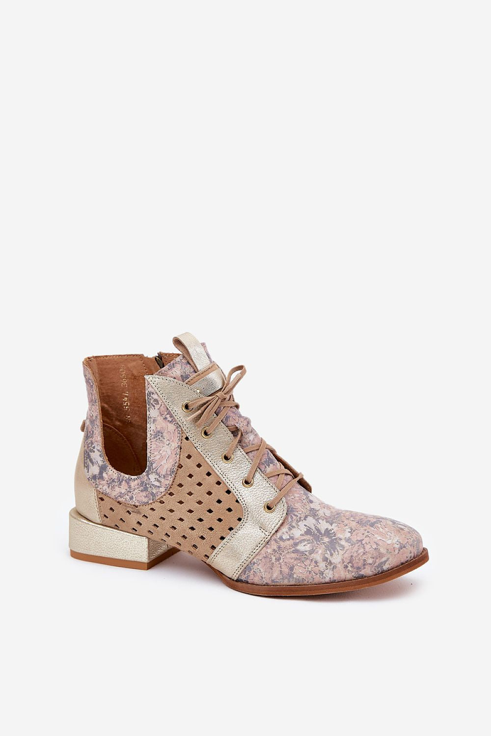 Botines de piel natural con estampado floral, detalles dorados, cremallera lateral y plantilla acolchada