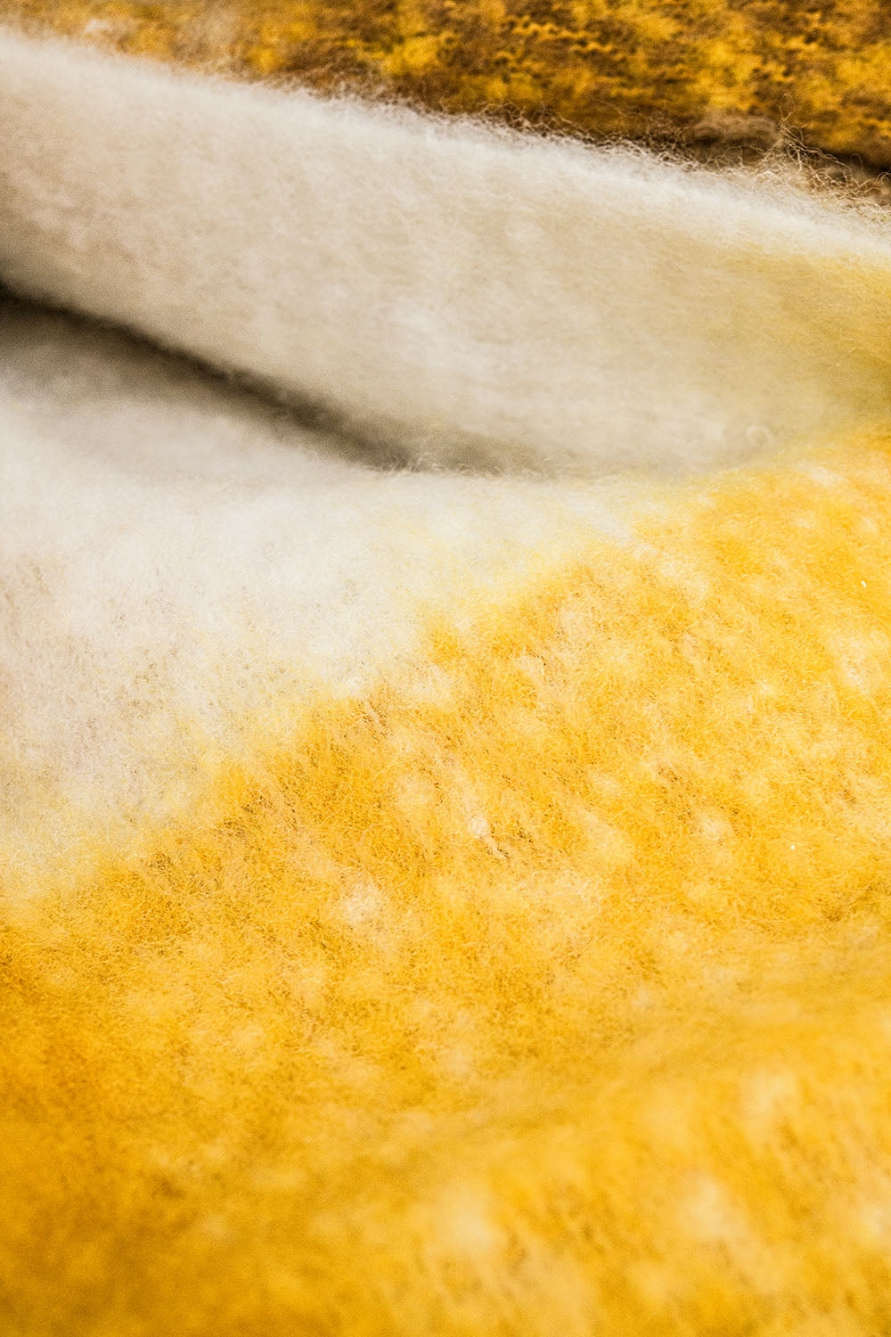 Bufanda en beige y amarillo