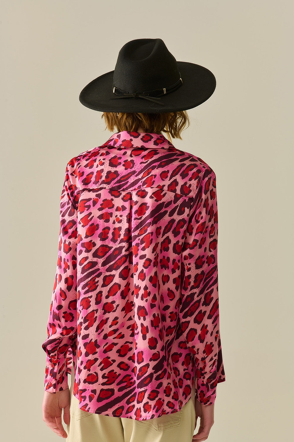 Camisa Abotonada en Estampado de Leopardo Fucsia