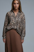 Q2 Camisa abotonada oversize con estampado de leopardo