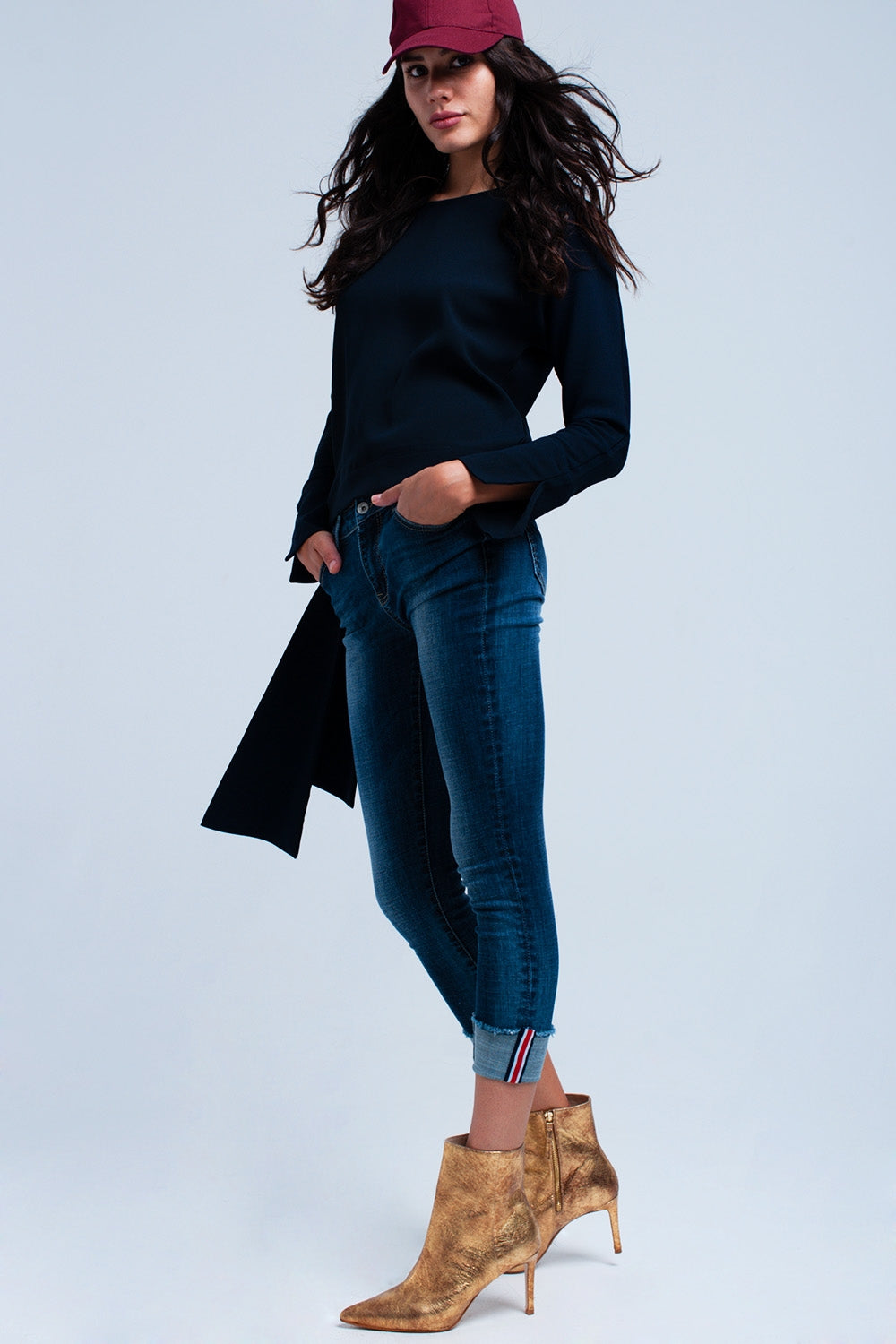 Camisa azul con lazo en el lateral