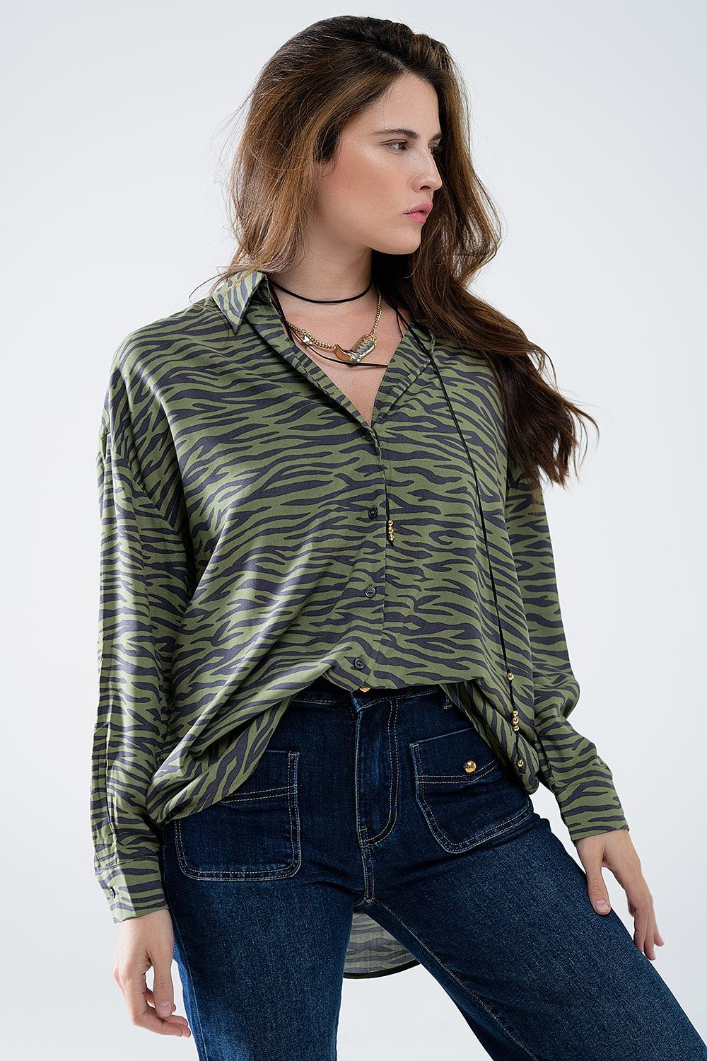 Camisa con estampado de cebra en verde