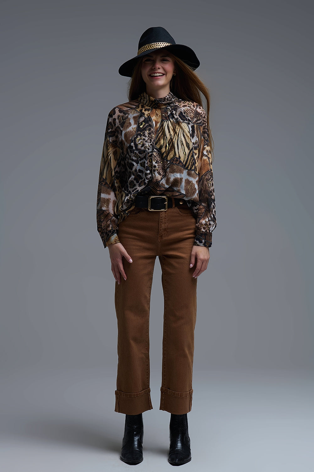 camisa de gasa animal print con detalles dorados
