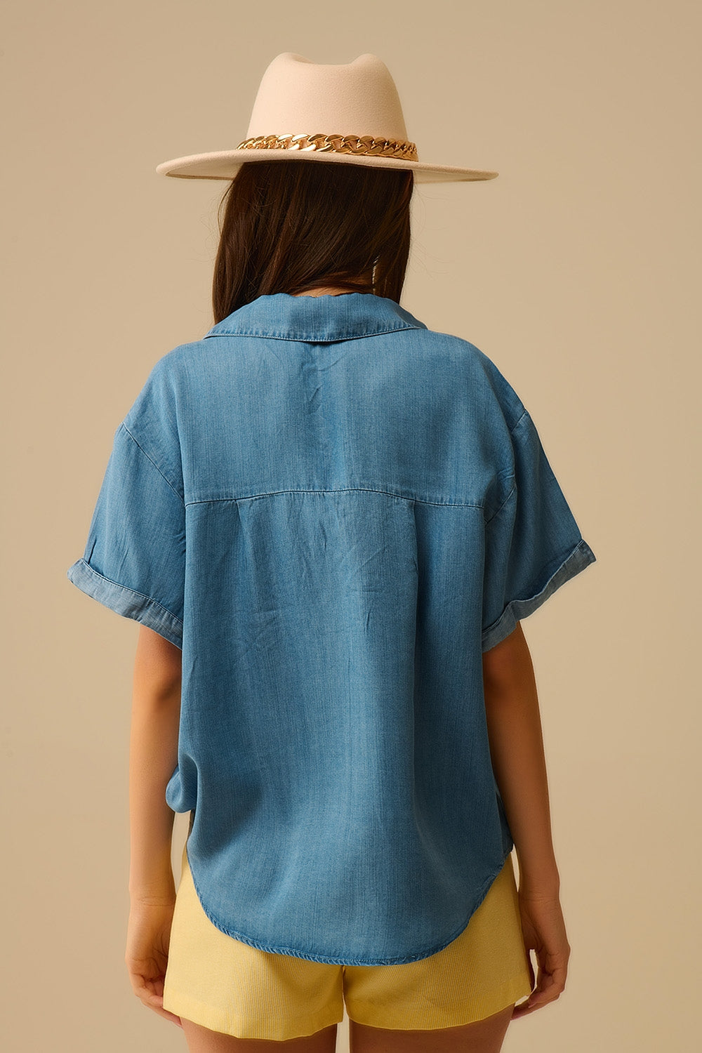Camisa de manga corta de Tencel con bolsillo en el pecho en azul