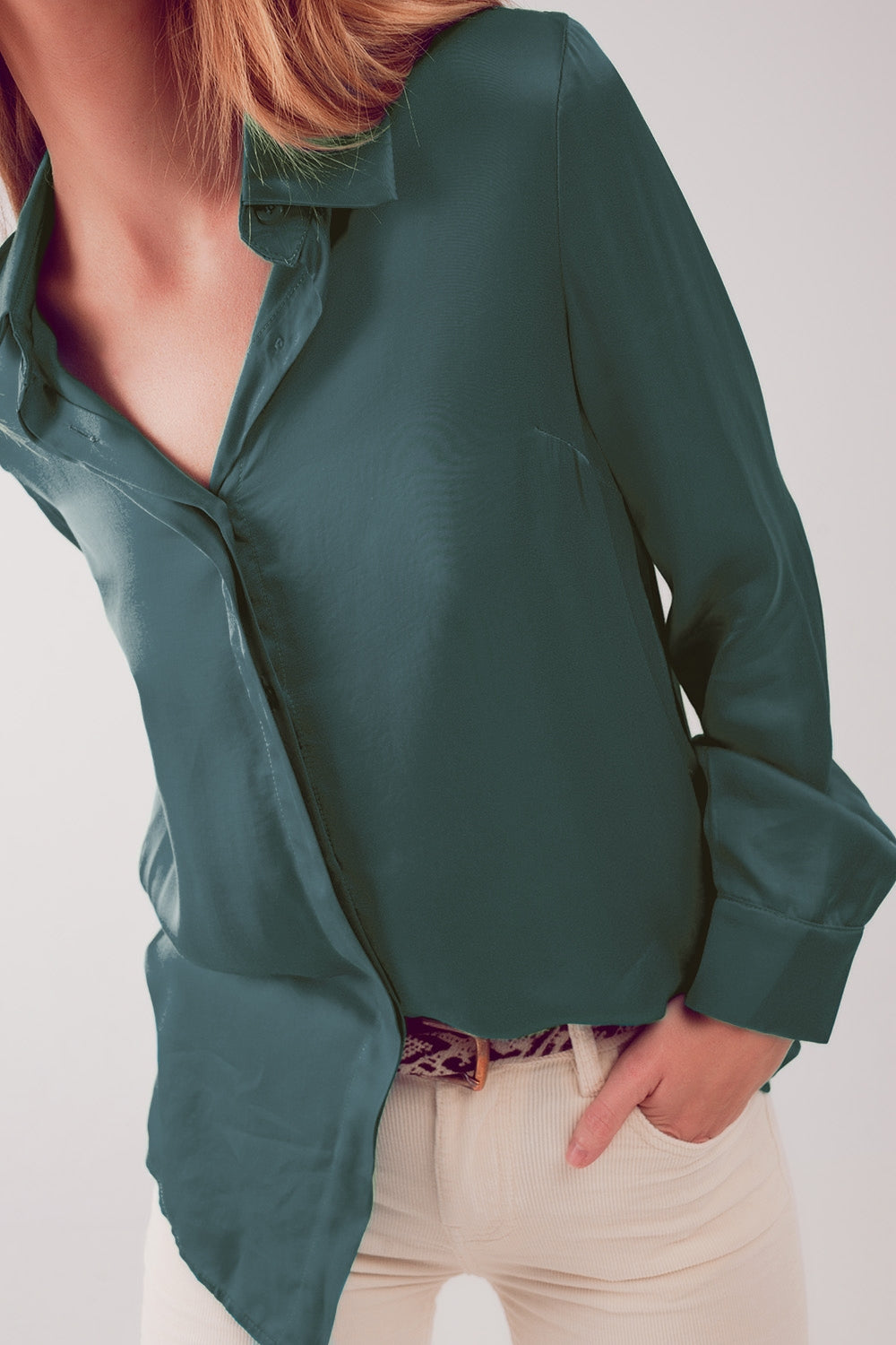Camisa de satén en verde