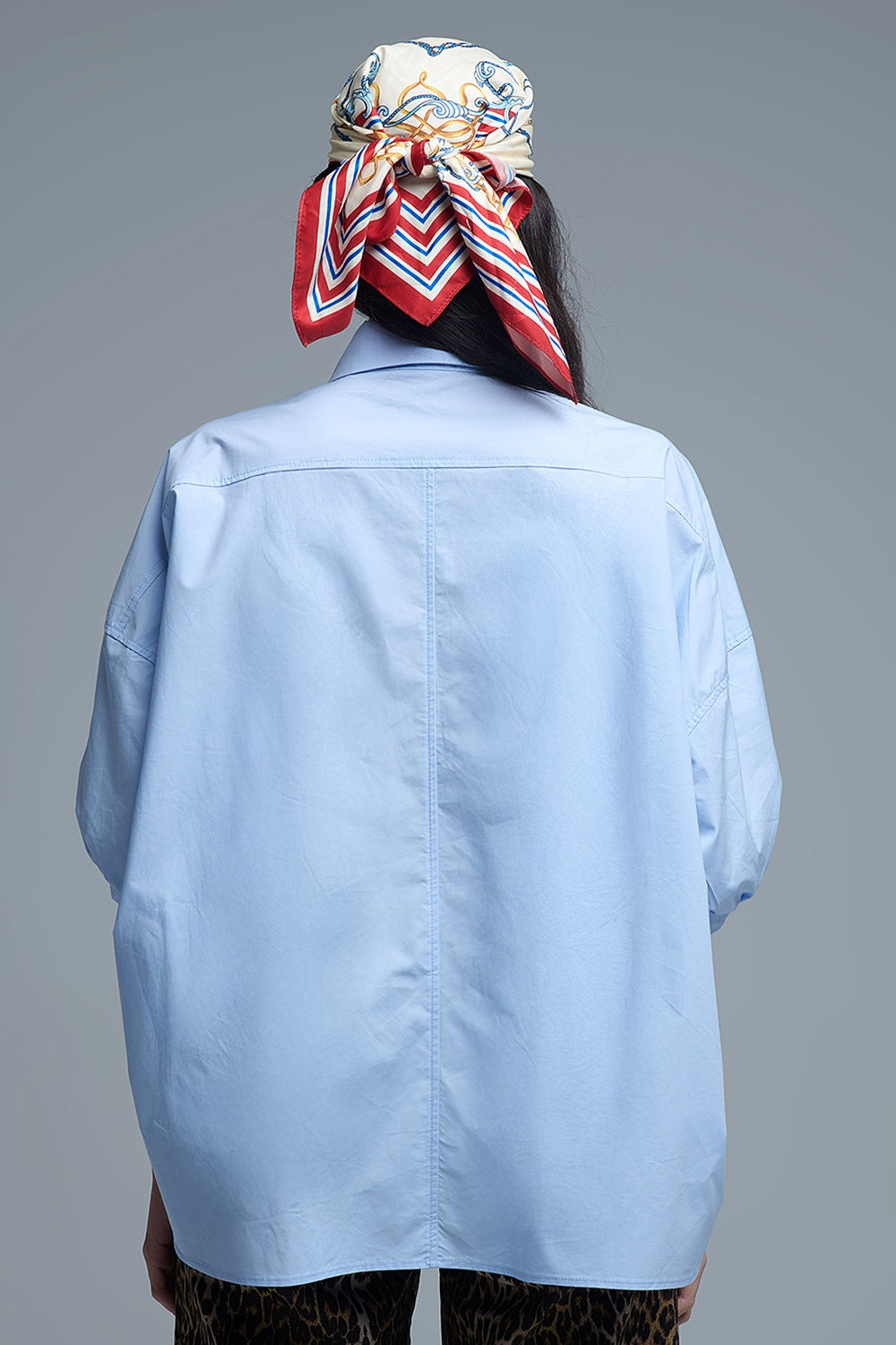 Camisa relajada de popelina de manga 3/4 con detalle de botones