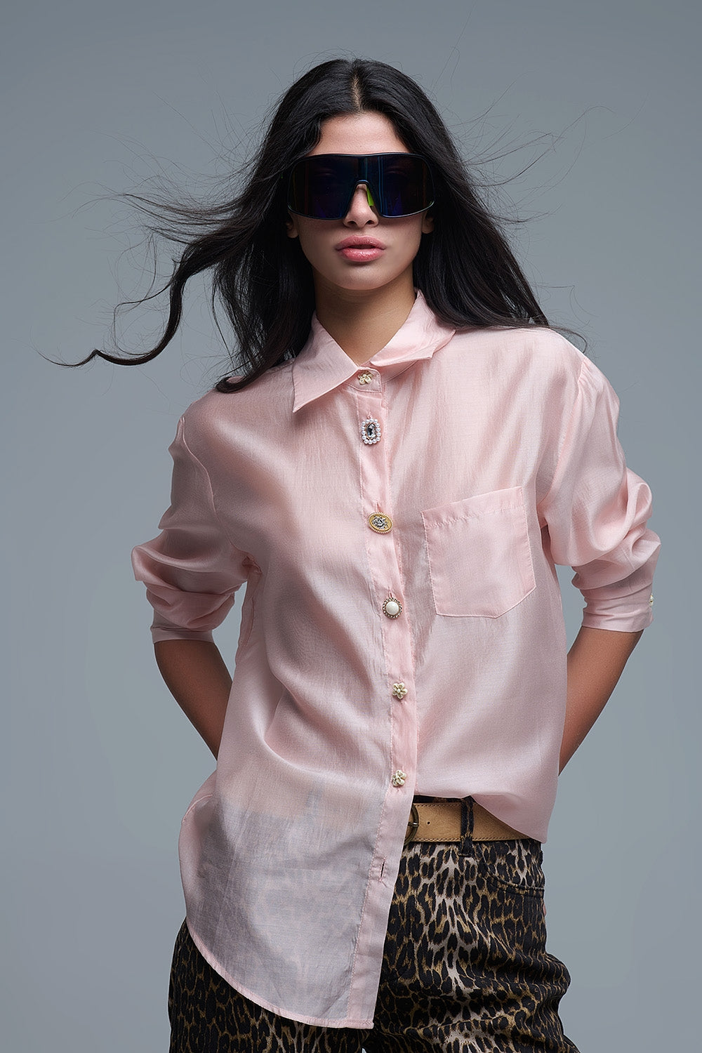 Camisa de seda con botones en rosa