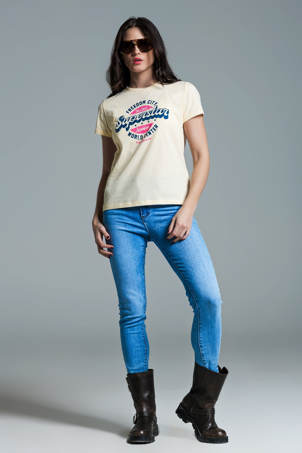 Camiseta amarilla estampada superstar