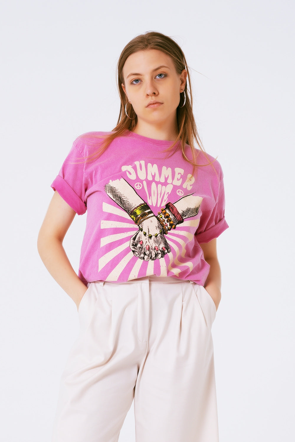 Camiseta gráfica con el texto Summer Love en rosa
