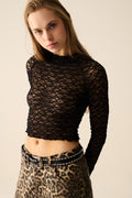 Camiseta negra corta de encaje con mangas largas