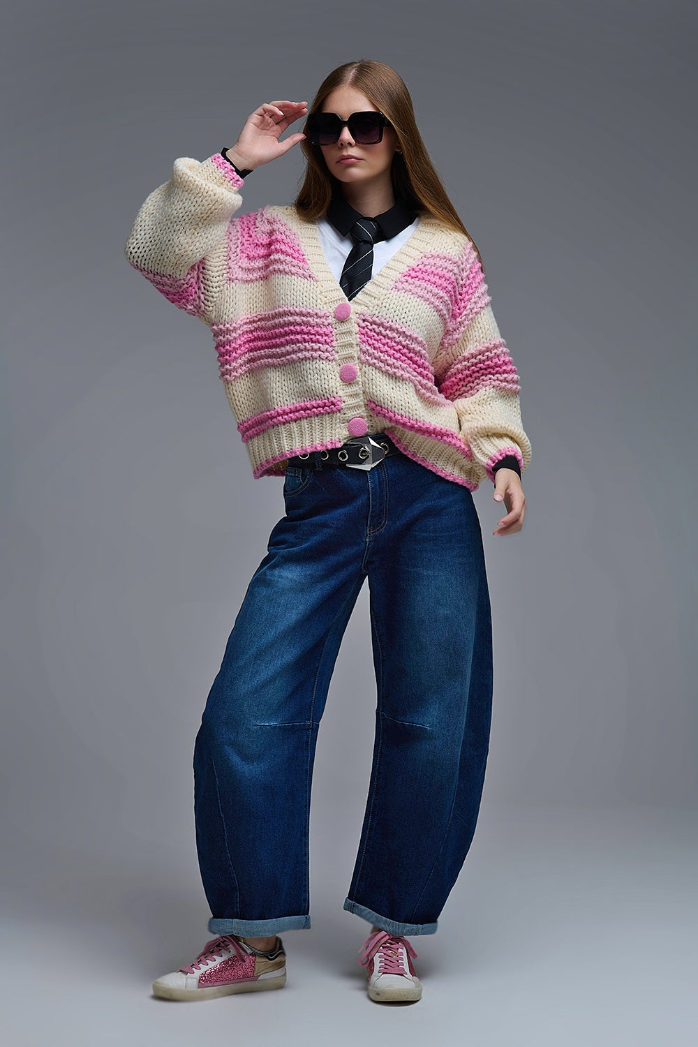 Cárdigan de punto grueso con cuello de pico en rayas rosa y crema