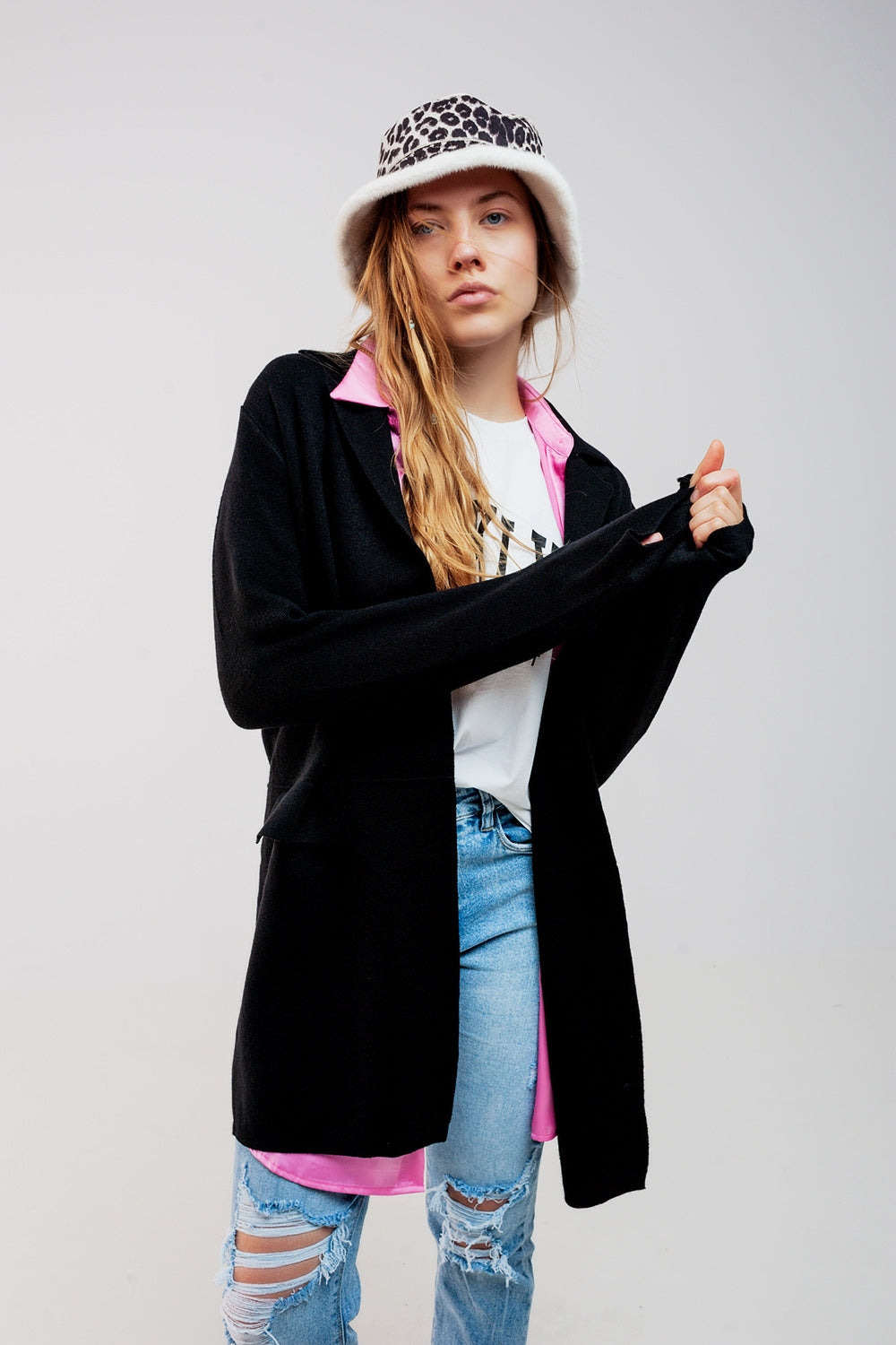 Cardigan extra grande en negro con solapas