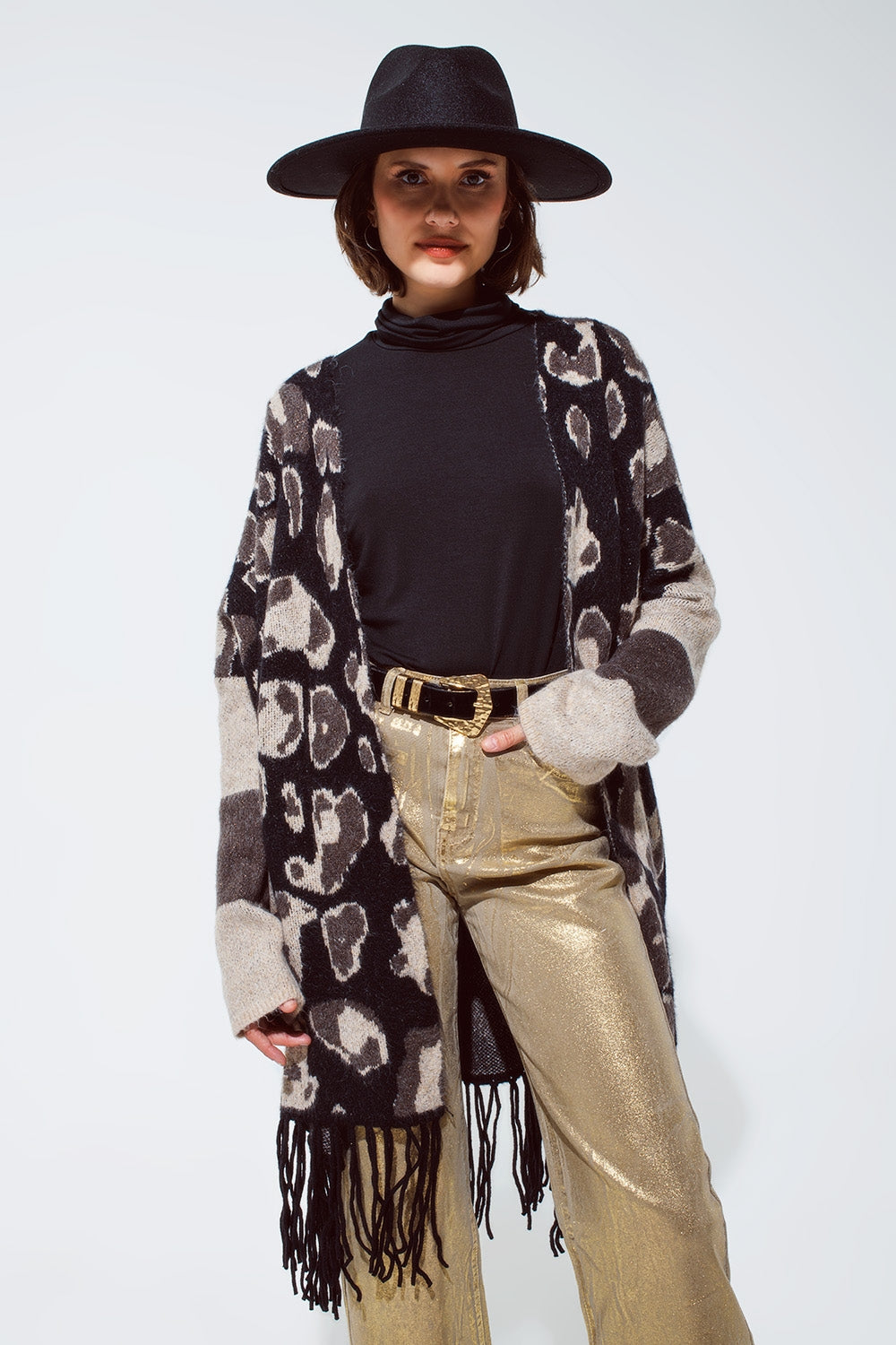 Cárdigan largo abierto con estampado de guepardo y flecos en negro y gris