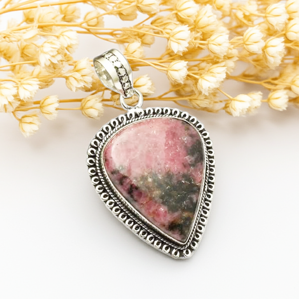 Colgante Piedra Rodonita - Amuleto del Perdón y la Compasión