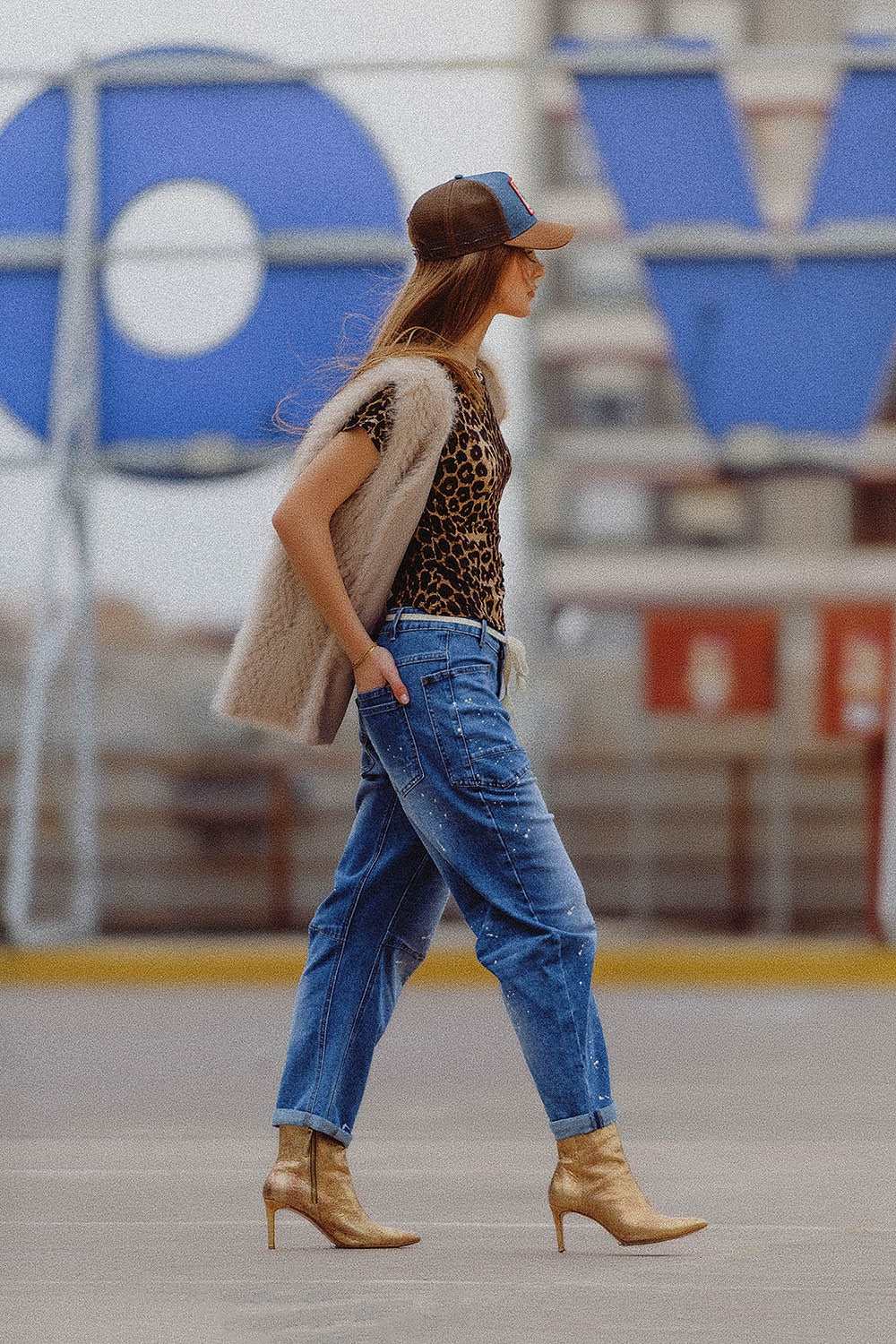 chaleco beige de piel fina