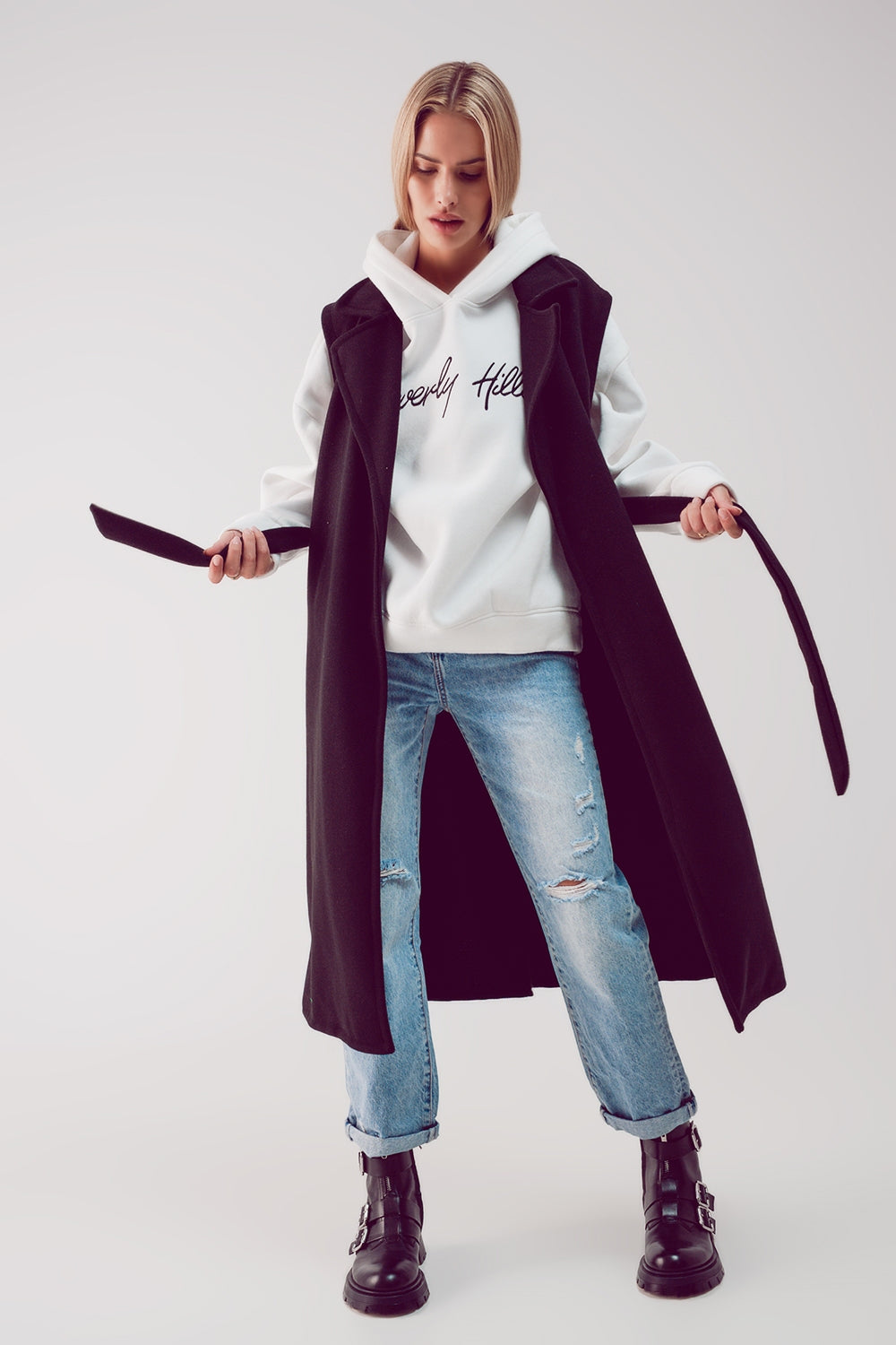 Chaleco ultralargo color negro con cinturón