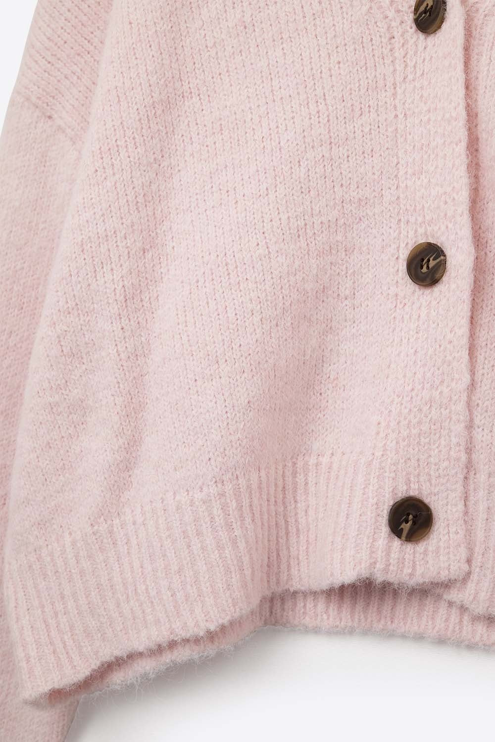 Chaqueta abotonada de punto esponjoso en rosa bebe