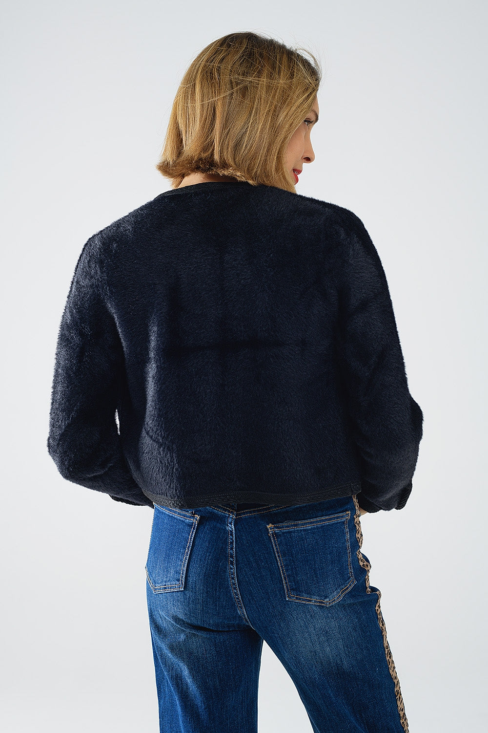 Chaqueta de punto extra suave y esponjosa de alta calidad en negro