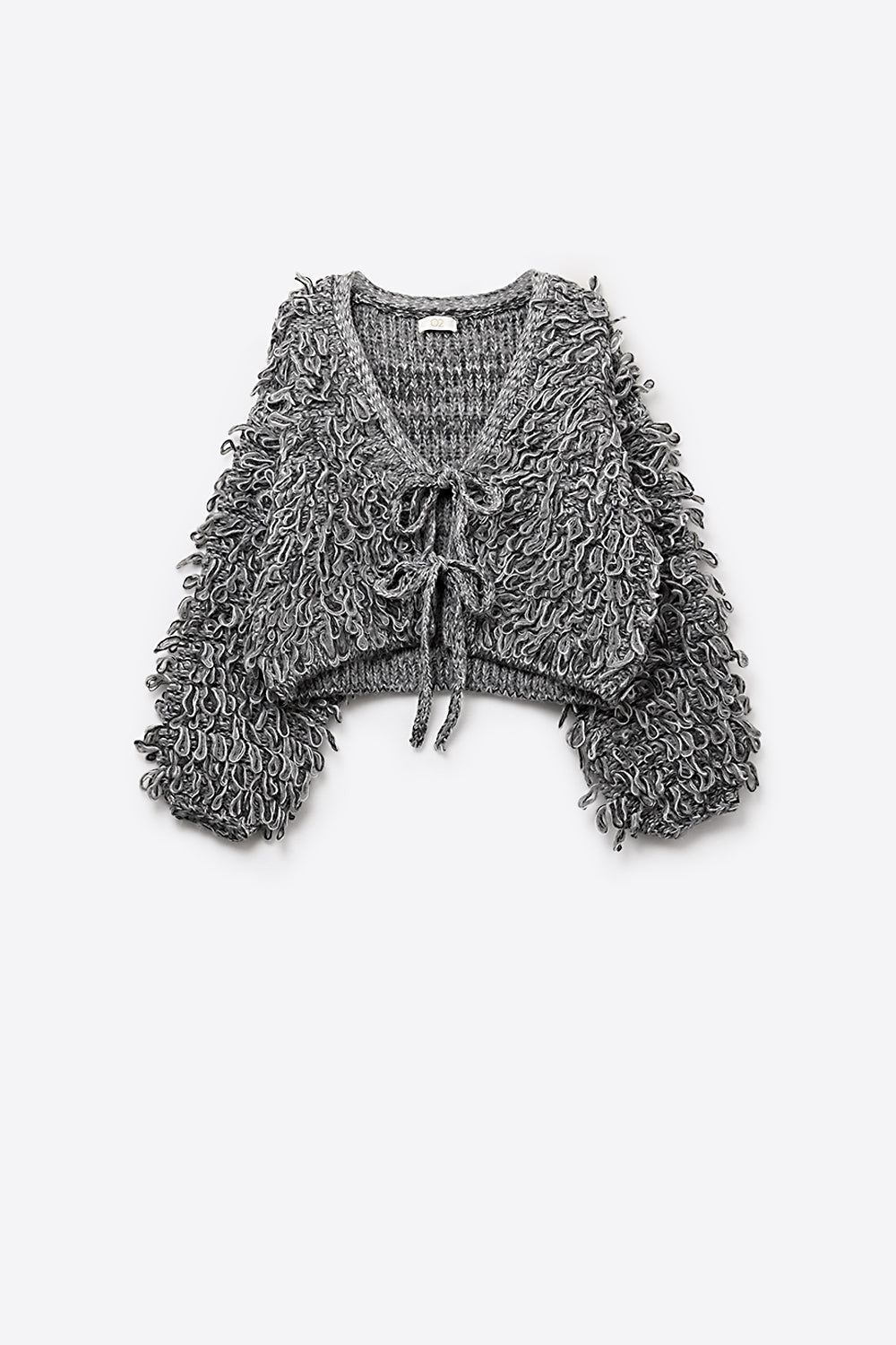 Chaqueta de punto grueso en gris con cuello en V y cierre de lazo frontal