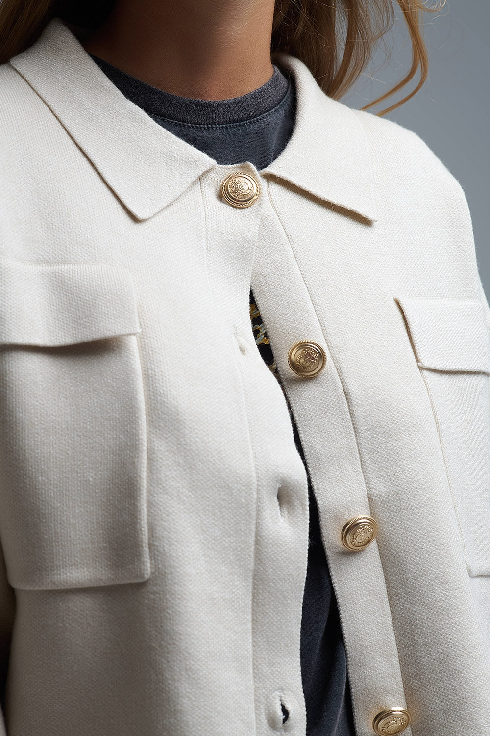 Chaqueta formal de punto relajada con bolsillos en el pecho en beige